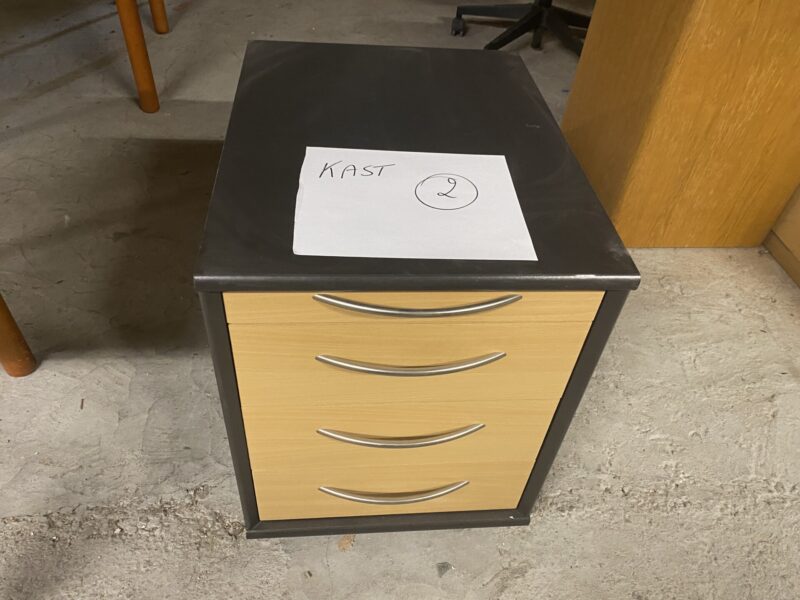Kast 1
