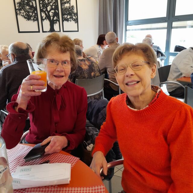 Ons huisbereid lentemenu viel heel goed in de smaak 😃🌸☀️  #wzbw #woonenzorgbedrijfwervik #wervik #geluwe #serviceflats #terdrapiers #eten #voedsel #lunch #maaltijd #lekker #lente #spring #menu #lekker #food #repas #cava #wijn #cremant #schuimwijn #prosecco #fruitsap #dessert #amuse #amusebouche #asperge #huisbereid #versbereid #fresh #homemade