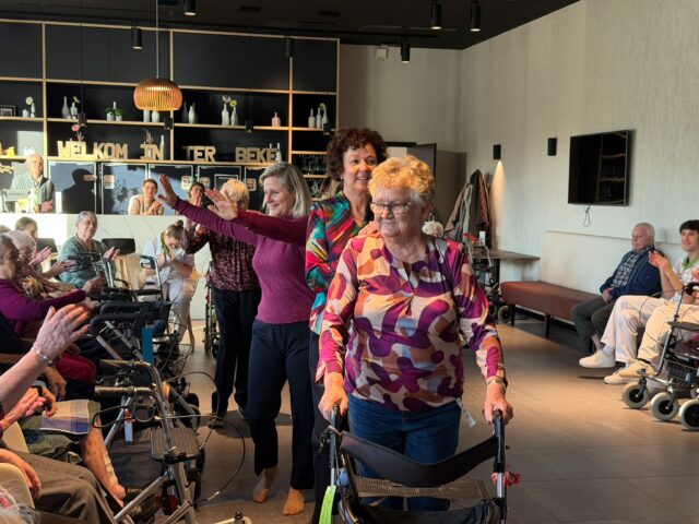 Even veranderde WZC Ter Beke in de catwalk van Milaan ...