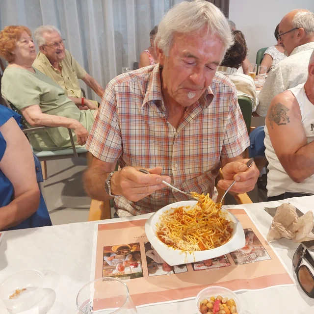 Throwback Thursday:
we blikken terug op onze spaghettiavond ten voordele van het zeeverlof van onze bewoners 🍝